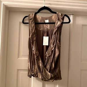 NWT Sleeveless Women’s Floral ruffle shirt - S